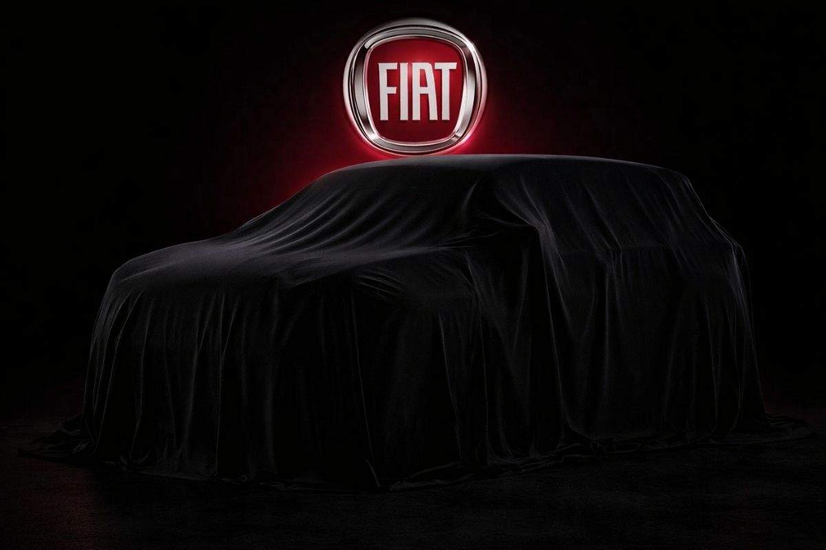 Spuntano le foto spia del nuovo SUV FIAT: sembra un mix tra una Mercedes e una BMW, promette scintille
