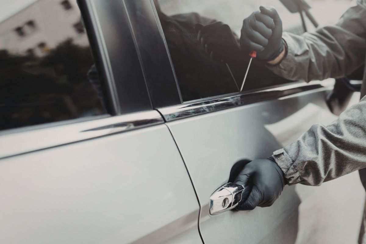 Furti di sensori radar e airbag: l’allarme sulle auto moderne