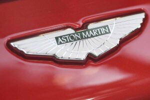 Aston Martin crollo totale