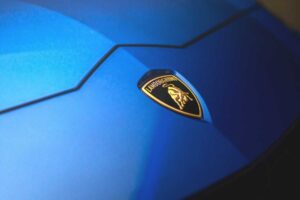 Lamborghini mazzata all'elettrico