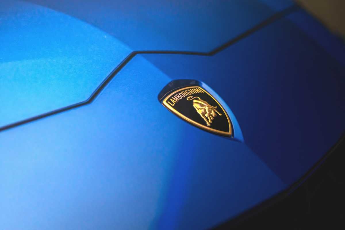 Lamborghini mazzata all'elettrico