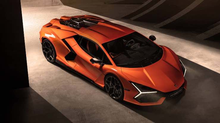 Lamborghini Revuelto no all'elettrico