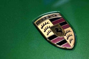 Porsche scatta il maxi richiamo