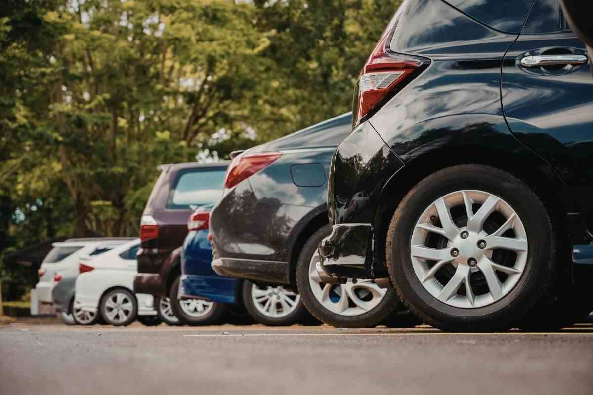 Mercato auto in Italia nel 2026: stabilità delle vendite e transizione elettrica graduale