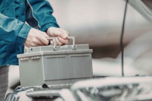 Batterie allo stato solido: cosa sono e perché possono rivoluzionare l’auto elettrica