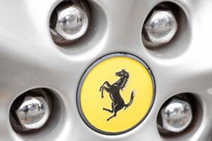 Ferrari Luce: l’elettrica di Maranello svela interni rivoluzionari e dettagli meccanici da GT
