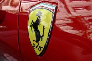 Ferrari Luce e Mazda Luce: lo stesso nome, due icone a distanza di decenni