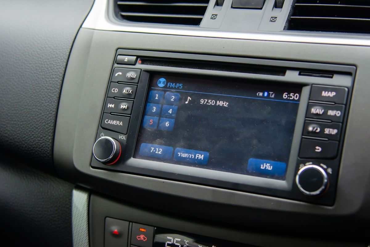 Sta sparendo dalle auto e nessuno se ne è accorto: questo dispositivo tecnologico non c'è più