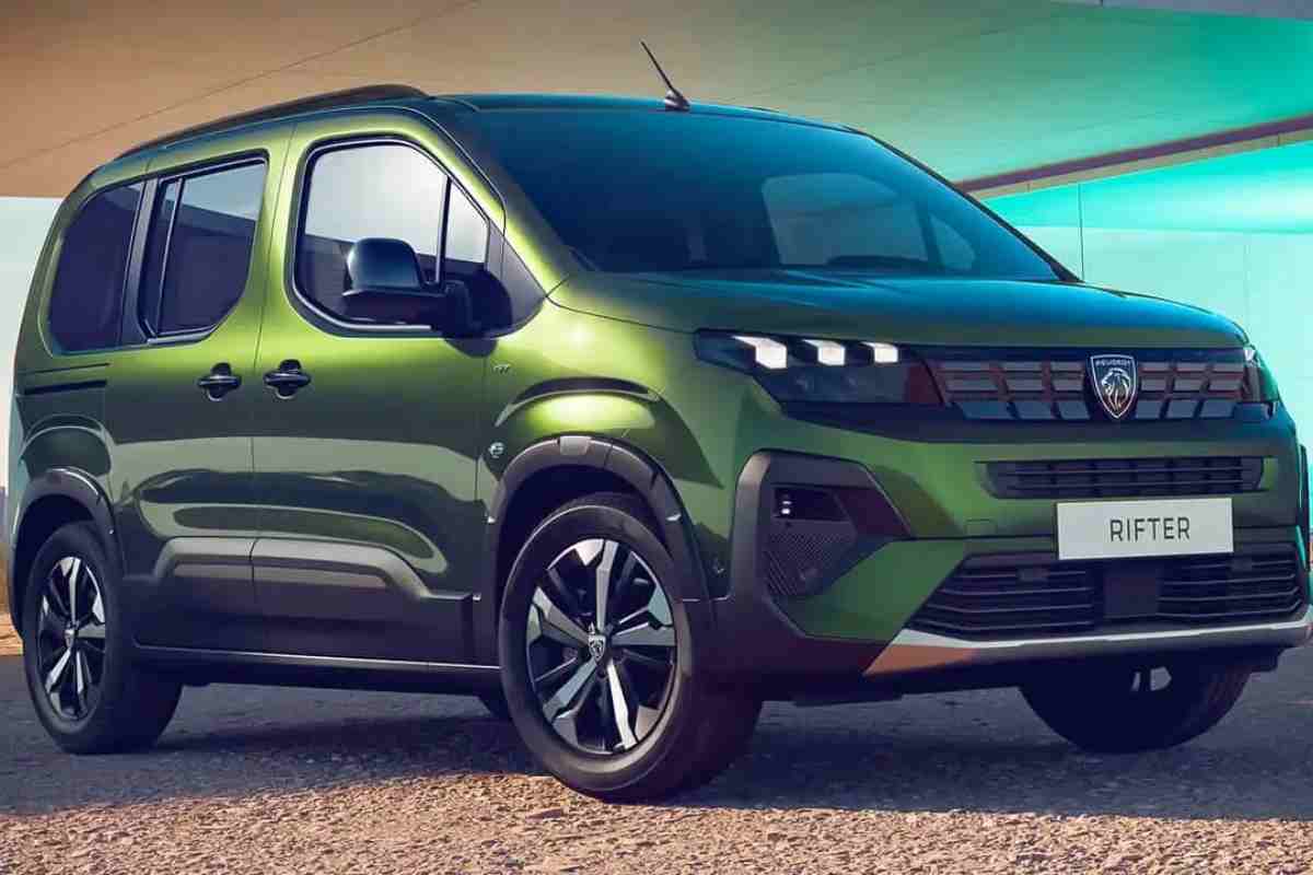 Peugeot pesca dal classico: la sua ultima creazione dà uno schiaffo all'elettrico e strizza l'occhio al carburante più amato