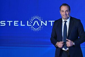Stellantis in crisi: l’elettrico non basta e l’innovazione rallenta