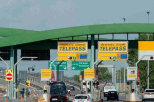 Mancato pagamento del pedaggio autostradale: come evitare sanzioni e proteggere portafoglio e patente