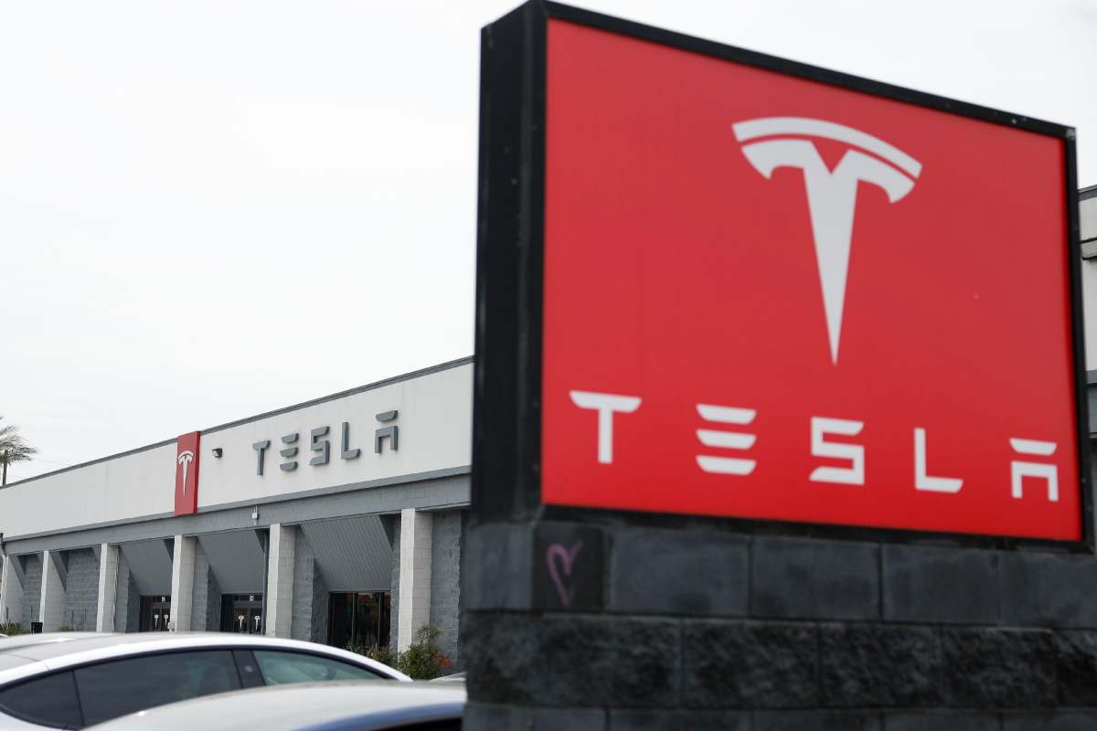 Tesla, svelato il suo segreto: il meccanico vuota il sacco, ha rotto le regole progettuali classiche