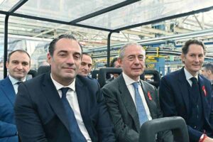 Stellantis, Urso punta il dito su Tavares e la Ue: arriva l’attacco frontale