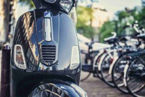 Quanto consuma una Vespa elettrica: guida ai consumi, autonomia e costi reali