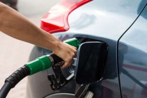 Addio agli aumenti dei carburanti: queste auto non consumano nulla e costano meno di 20.000 euro