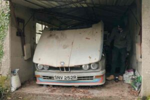 Ritrovano una BMW iconica dopo 37 anni: il prima e dopo vi metterà i brividi