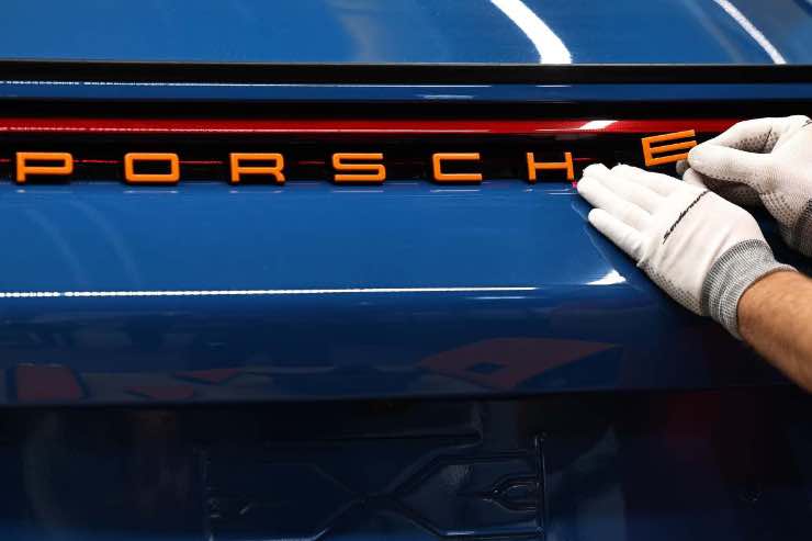 Crisi Porsche piano di emergenza