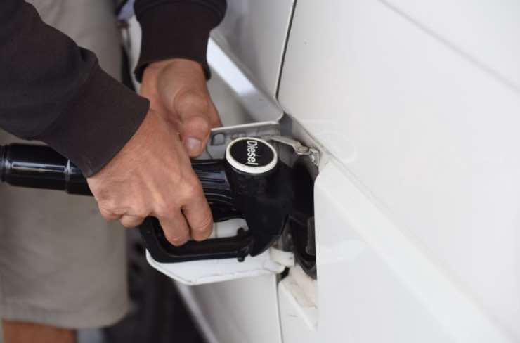 Prezzo diesel mai così alto dal 2022