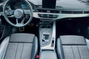 Comandi vocali in auto, non sono sempre sicuri: lo studio che cambia tutto