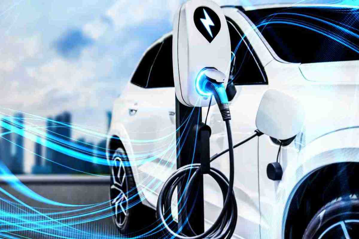 Auto elettriche, in Europa iniziano a calare i prezzi: cosa sta cambiando