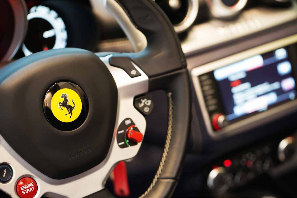 Ferrari “Luce”, il nome è disponibile: possibile novità all’orizzonte