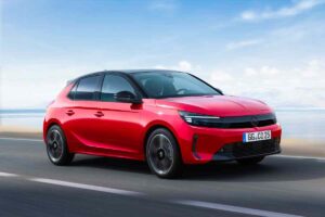 Rata propizia e sconto di oltre 7.000 euro: Opel sta vendendo così la sua citycar a benzina, offerta agli sgoccioli
