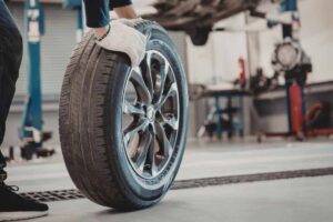 Perché le ruote grandi fanno sembrare tutte le auto dei crossover