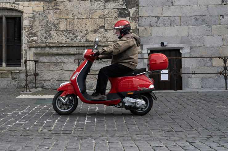 scooter legge patente am