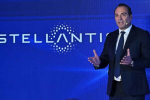 Stellantis cambia strategia: così vuole far crescere i fornitori in Europa (e salvare l’industria auto)
