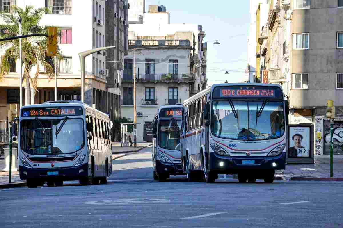 Trasporto pubblico, Italia indietro in Europa: ritardi e criticità del sistema