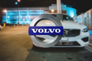 Volvo accelera sull’intelligenza artificiale: “Così cambierà per sempre il modo di guidare”