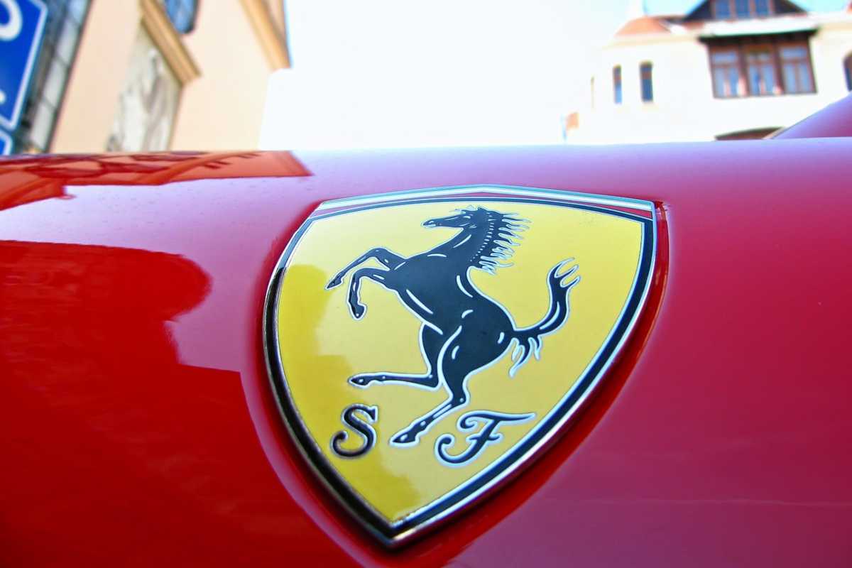 Ferrari svelato il prezzo