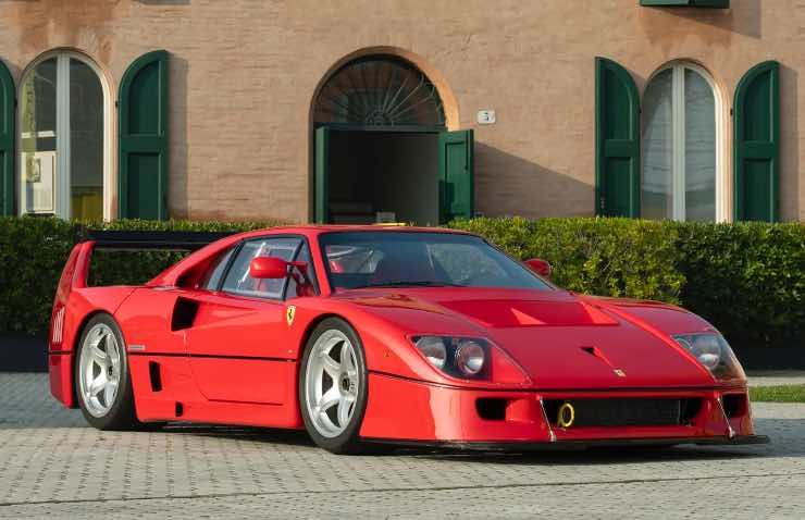Ferrari F40 Competition Conversion oltre 2 milioni