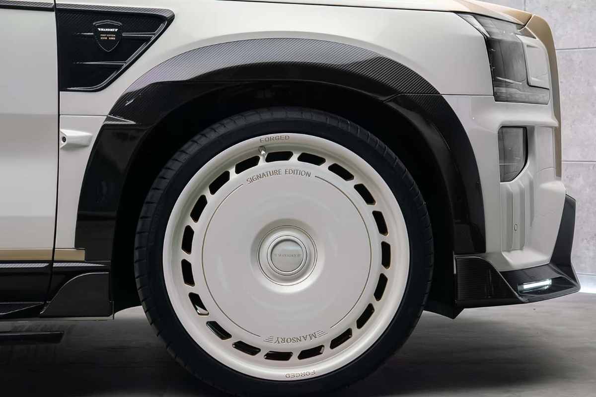 Rolls-Royce Cullinan copiata in Cina