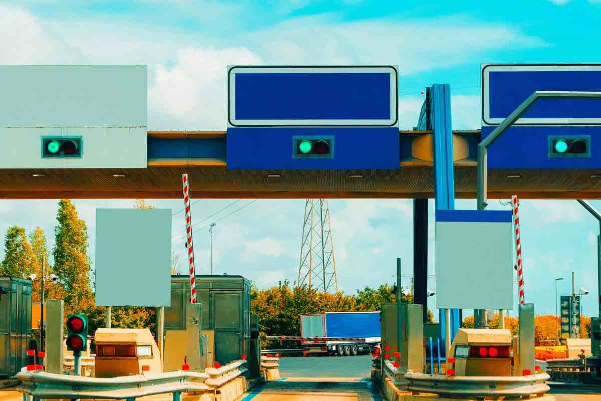 I caselli autostradali saranno aboliti: ecco quanto costerà il nuovo abbonamento
