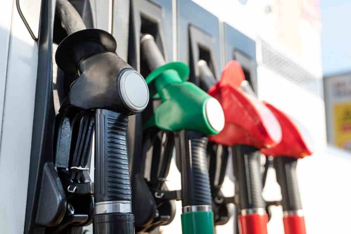 Benzina e diesel, svolta imminente: il taglio delle accise può restare più a lungo del previsto