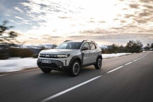 La Dacia Duster non è solo a GPL, tre super vantaggi se acquisti quella con il nuovo motore: tutti inclusi nel prezzo della rata