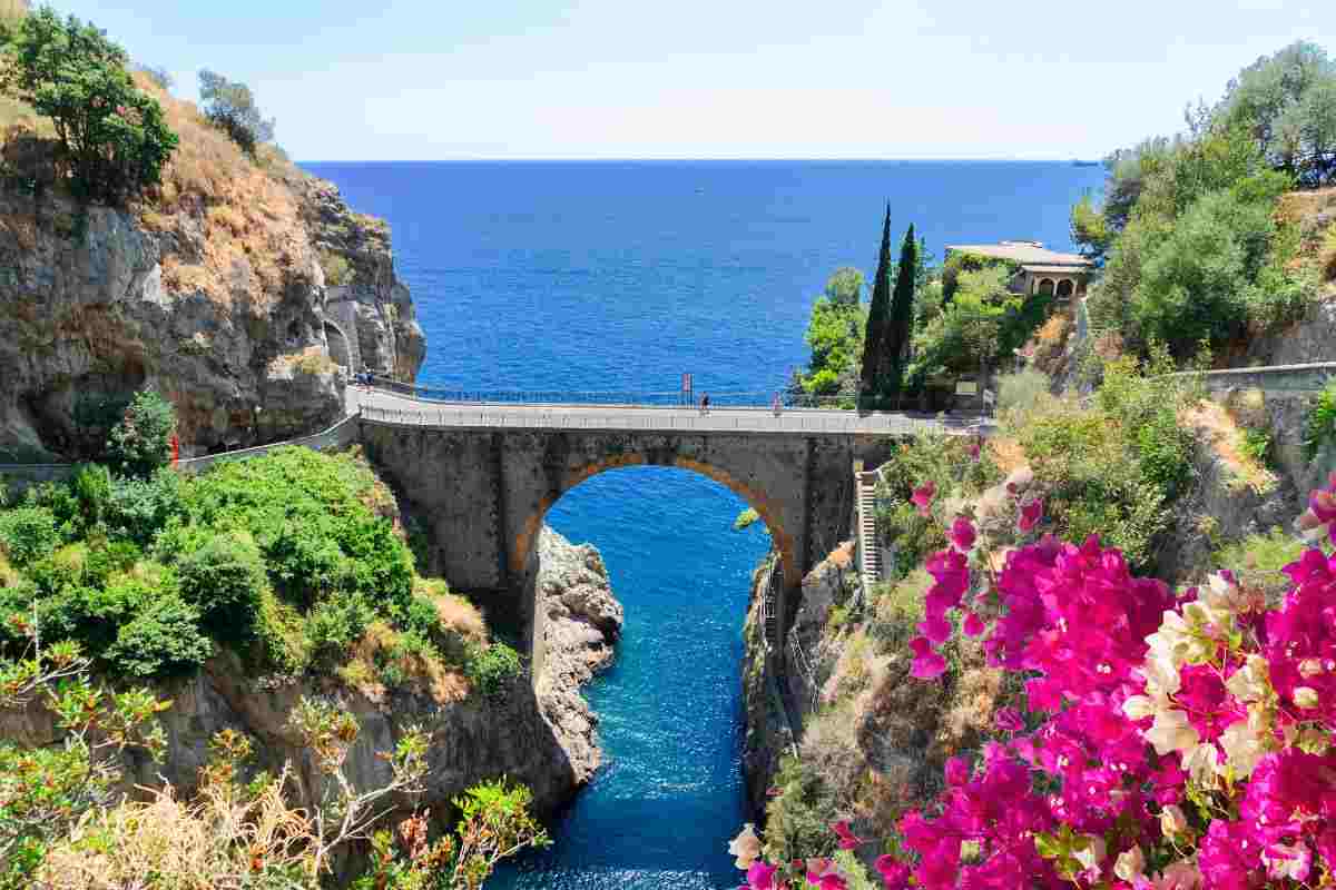 Le strade italiane sono tra le migliori al mondo: ecco perché guidare qui è un’esperienza unica